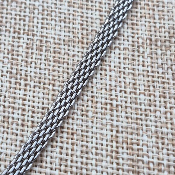 Fancy Vintage Silver Tone Mesh Chain Pendant Necklace Blue Glass Stone 18" - Picture 4 of 7